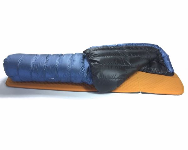 【katabatic gear】汎用性の高い寝袋 キルト